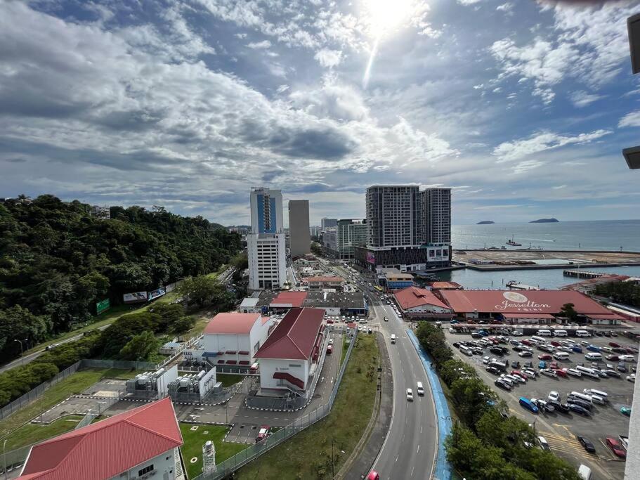 Jesselton Quay Kota Kinabalu 2 Exterior photo